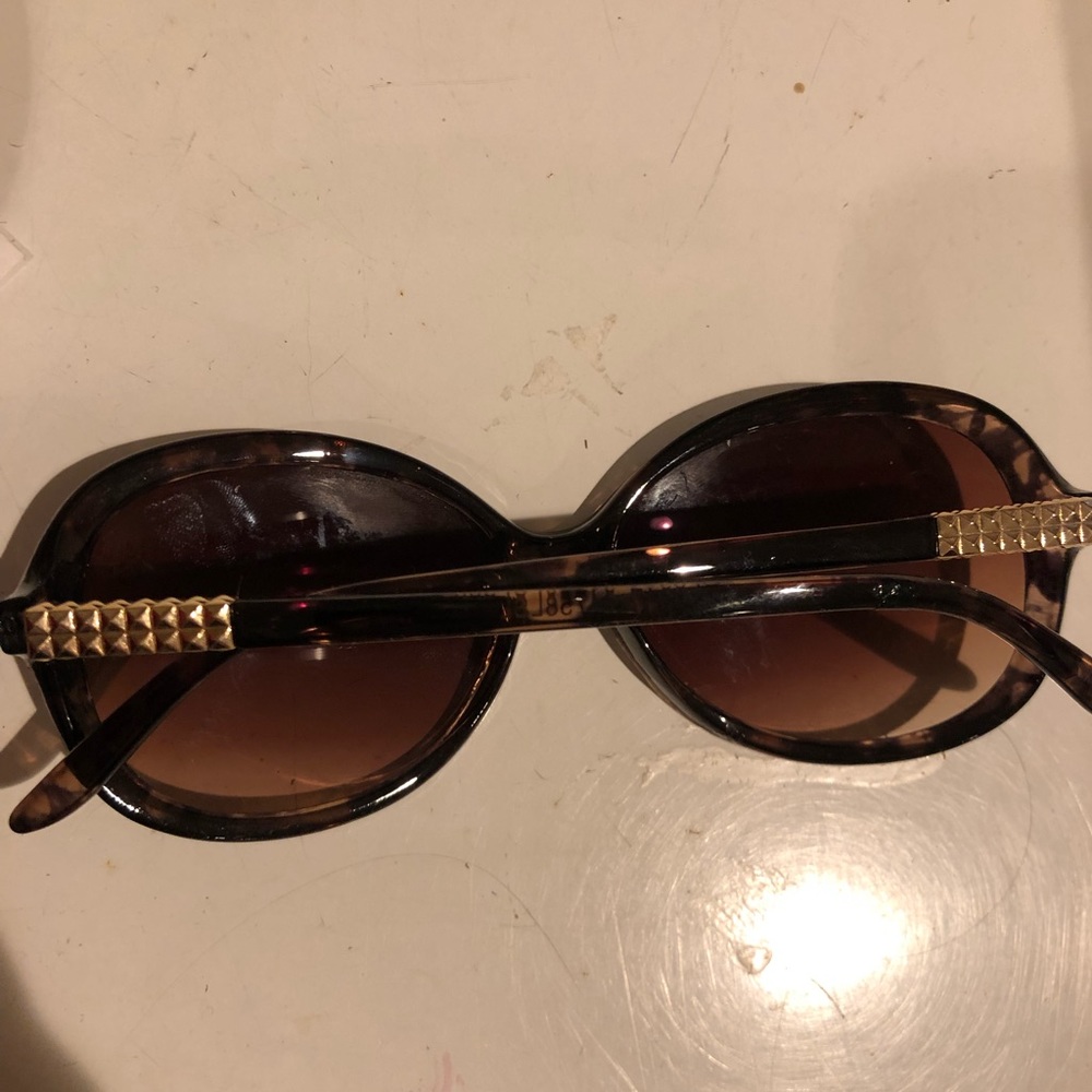 Sunglasses - Picture 4 of 4